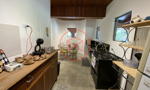 Chácara em Condomínio Fechado de Alto Padrão ante do Centro de Ibiúna.