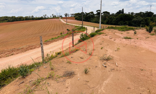 Lote em Ibiúna antes do Centro da cidade!