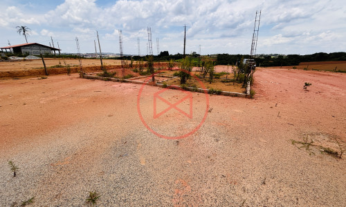 Lote em Ibiúna antes do Centro da cidade!