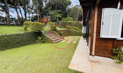 Chácara em condomínio Fechado Próximo ao centro de Ibiúna