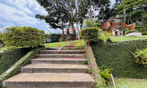 Chácara em condomínio Fechado Próximo ao centro de Ibiúna