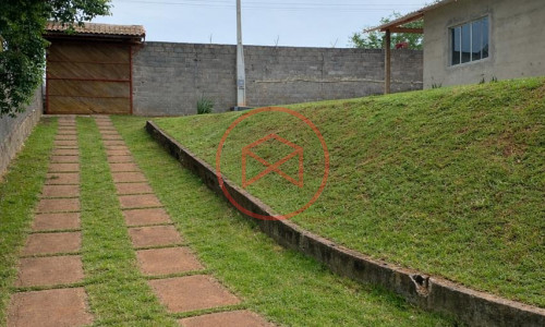 Chácara em Ibiuna, antes do centro.