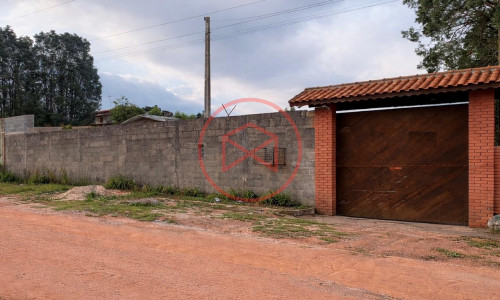 Chácara em Ibiuna, antes do centro.