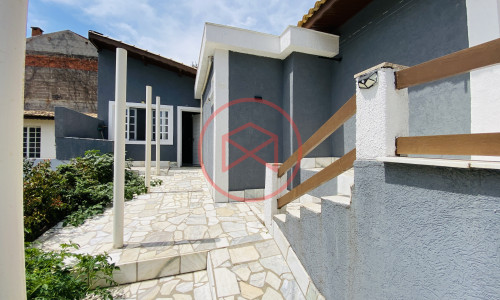 Casa em Condomínio Fechado antes do centro de Ibiúna.