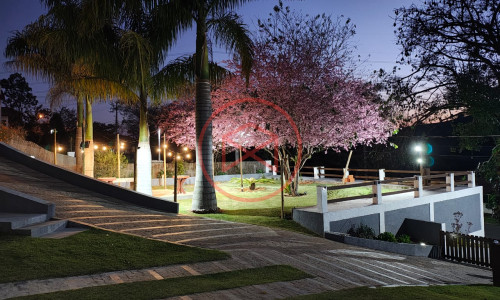 Casa em Condomínio Fechado antes do centro de Ibiúna.