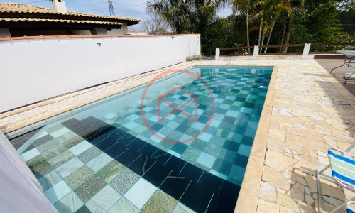 Casa em Condomínio Fechado antes do centro de Ibiúna.