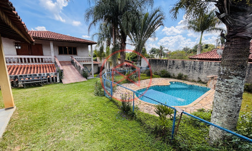 Chácara em Condomínio Fechado em Ibiúna. Interior de SP