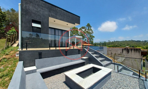 Chácara em Condomínio Antes do Centro de Ibiúna. Interior de SP