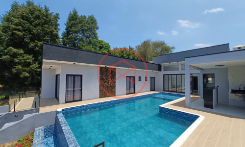 Chácara em Condomínio Antes do Centro de Ibiúna. Interior de SP