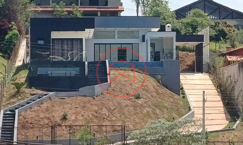 Chácara em Condomínio Antes do Centro de Ibiúna. Interior de SP