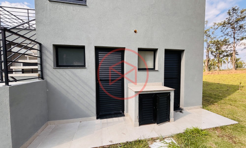 Chácara em Condomínio Fechado em Ibiúna