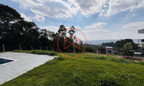 Chácara em Condomínio Fechado em Ibiúna