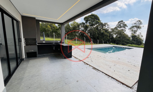 Chácara em Condomínio Fechado em Ibiúna