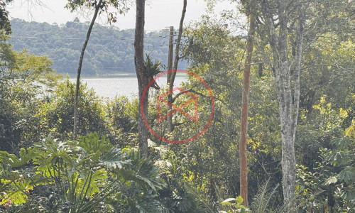 Chácara em Condomínio com acesso a Represa de Ibiúna