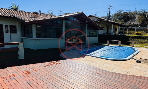 Chácara em Condomínio Fechado em Ibiúna