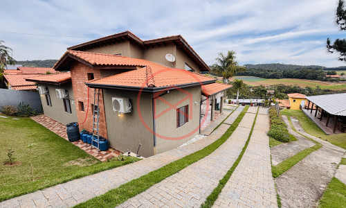 Chácara em Condomínio Próximo ao Centro de Ibiúna