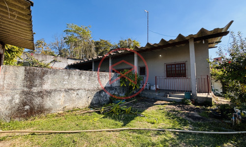 Chácara em Ibiúna. Antes do Centro da Cidade