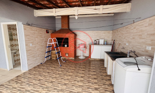 Casa no centro de Ibiúna SP