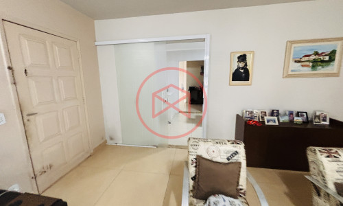 Casa no centro de Ibiúna SP
