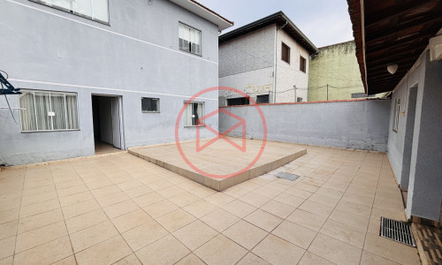 Casa no centro de Ibiúna SP