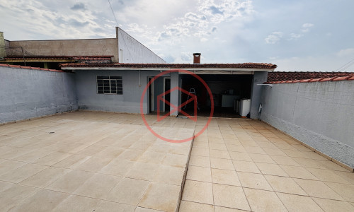 Casa no centro de Ibiúna SP