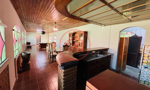 Chácara em Condomínio Fechado de Alto Padrão ante do Centro de Ibiúna.