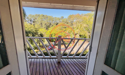 Casa em Condomínio Fechado no Centro de Ibiúna