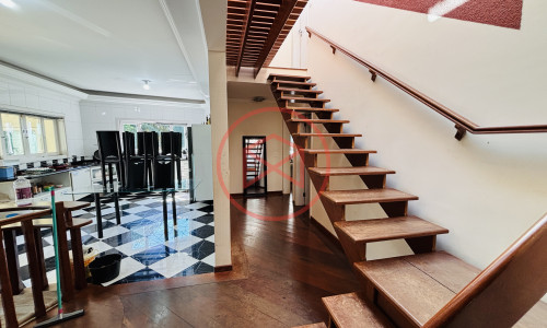Casa em Condomínio Fechado no Centro de Ibiúna