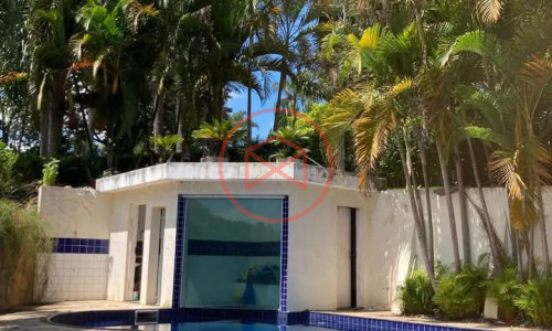 Casa em Condomínio Fechado no Centro de Ibiúna