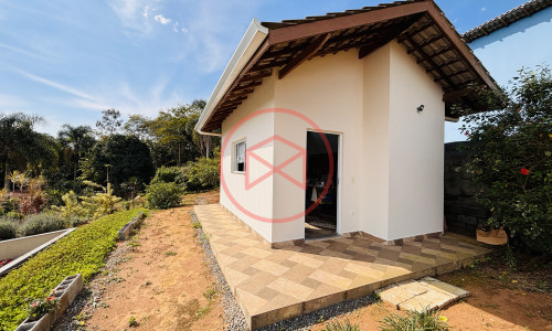 Chácara em Condomínio Fechado Próximo do Centro de Ibiúna.