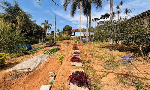 Chácara em Condomínio Fechado Próximo do Centro de Ibiúna.