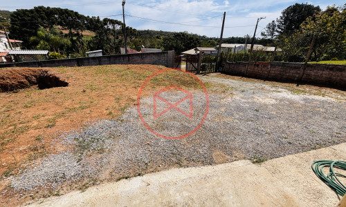 Chácara em Condomínio Fechado Próximo do Centro de Ibiúna.